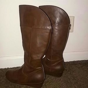 Girls brown boots